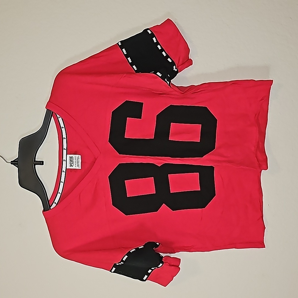 VICTORIA SECRET PINK CROPPED "86" FOOTBALL JERSEY V NECK SHIRT RED/BLACK NWOT